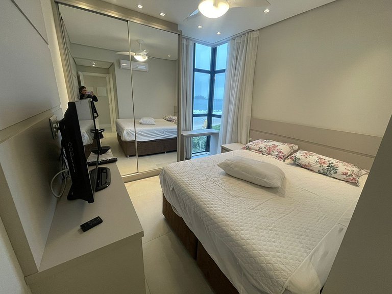 cód 30 - Apartamento magnífico frente mar