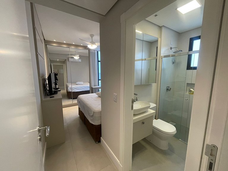 cód 30 - Apartamento magnífico frente mar