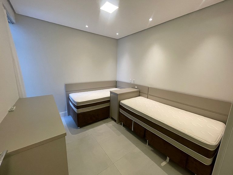 cód 30 - Apartamento magnífico frente mar