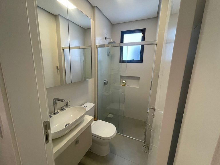 cód 30 - Apartamento magnífico frente mar