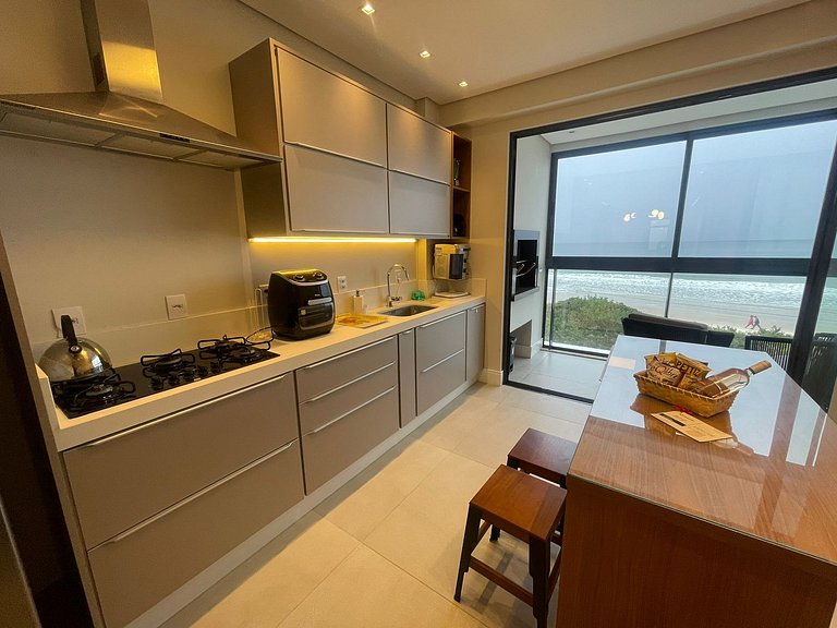 cód 30 - Apartamento magnífico frente mar