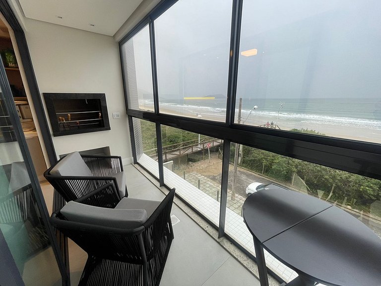 cód 30 - Apartamento magnífico frente mar