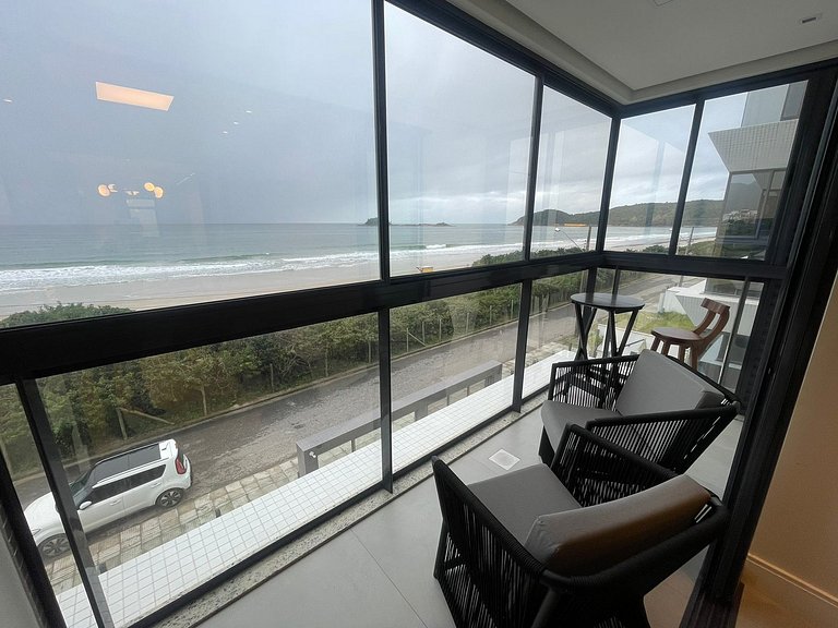 cód 30 - Apartamento magnífico frente mar