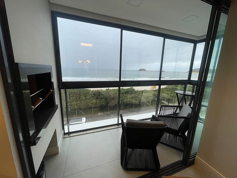 cód 30 - Apartamento magnífico frente mar