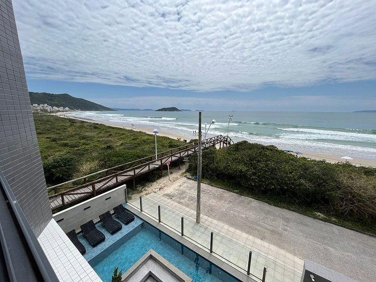 cód 30 - Apartamento magnífico frente mar