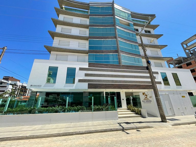 cód 25 · Apartamento á poucos passos do mar