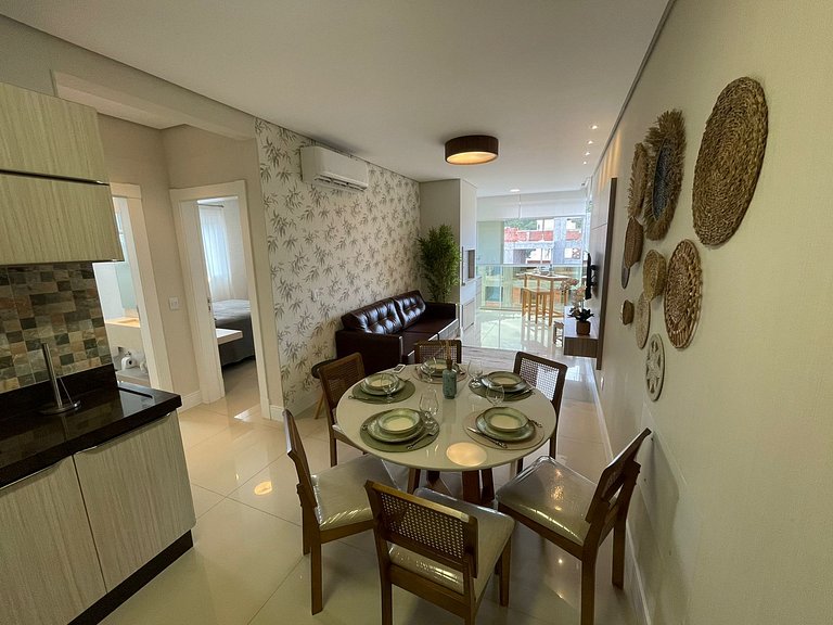 cód 25 · Apartamento á poucos passos do mar