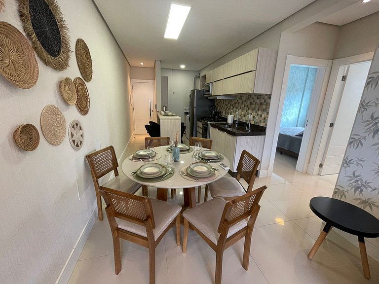 cód 25 · Apartamento á poucos passos do mar