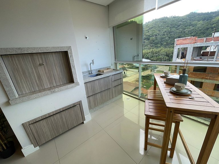 cód 25 · Apartamento á poucos passos do mar