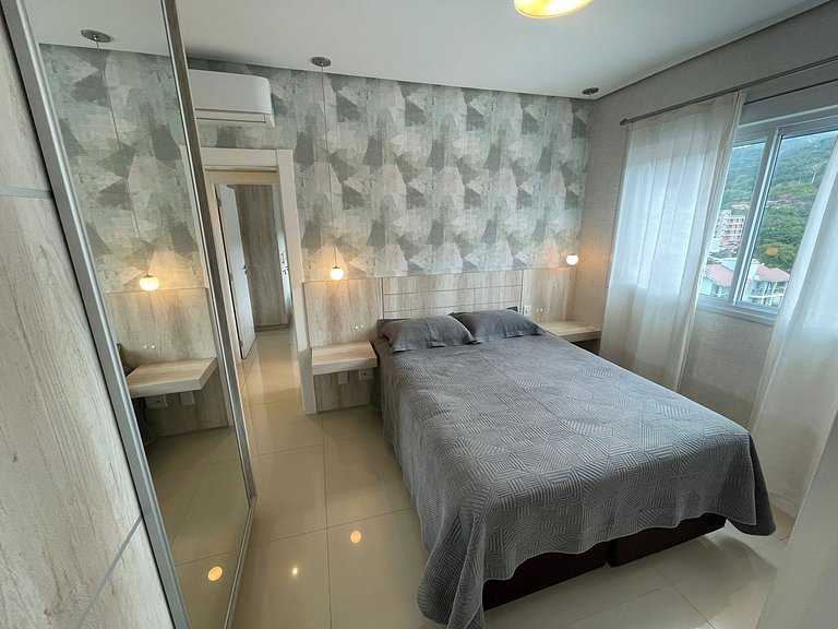 cód 25 · Apartamento á poucos passos do mar