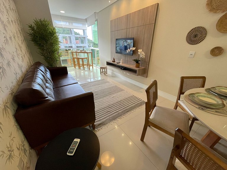 cód 25 · Apartamento á poucos passos do mar