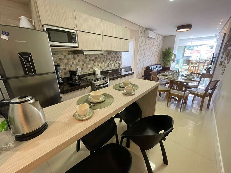 cód 25 · Apartamento á poucos passos do mar