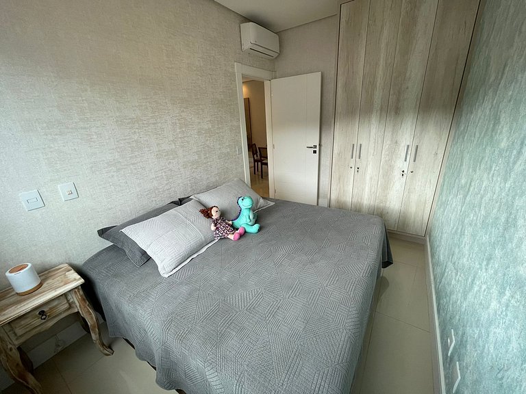 cód 25 · Apartamento á poucos passos do mar