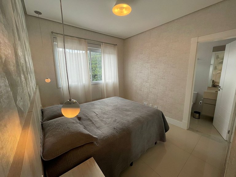 cód 25 · Apartamento á poucos passos do mar