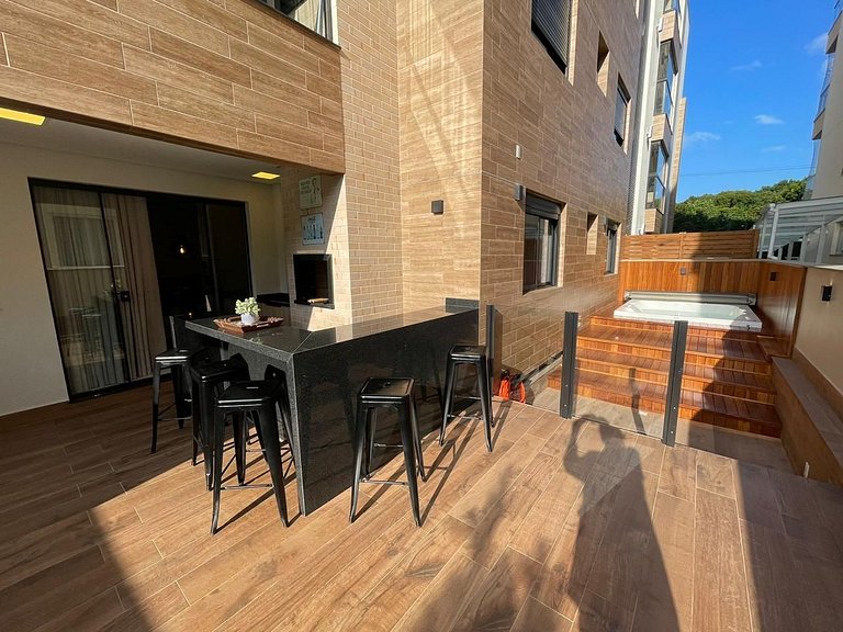Cód 27 - Apartamento térreo com jacuzzi e área gourmet na Pr