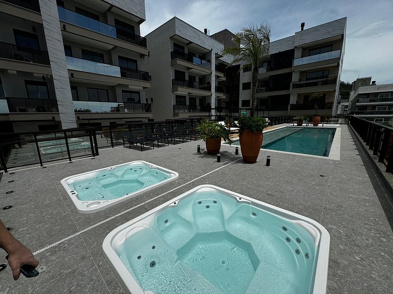 Cód 29 - Apartamento elegante no Oasis do Atlântico com pisc