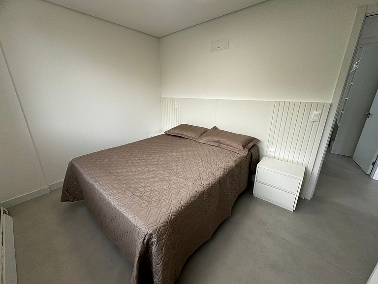 Cód 29 - Apartamento elegante no Oasis do Atlântico com pisc