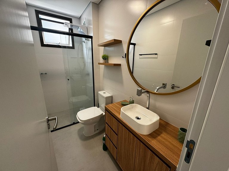 Cód 29 - Apartamento elegante no Oasis do Atlântico com pisc