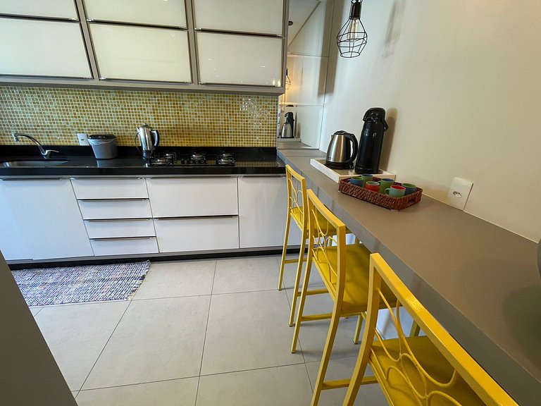 cód 56 - Apartamento á 300M do mar