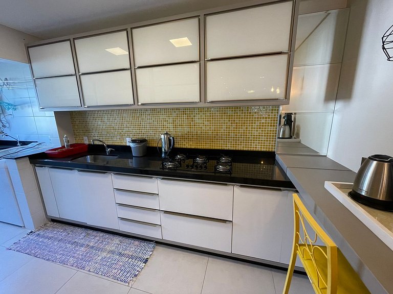 cód 56 - Apartamento á 300M do mar