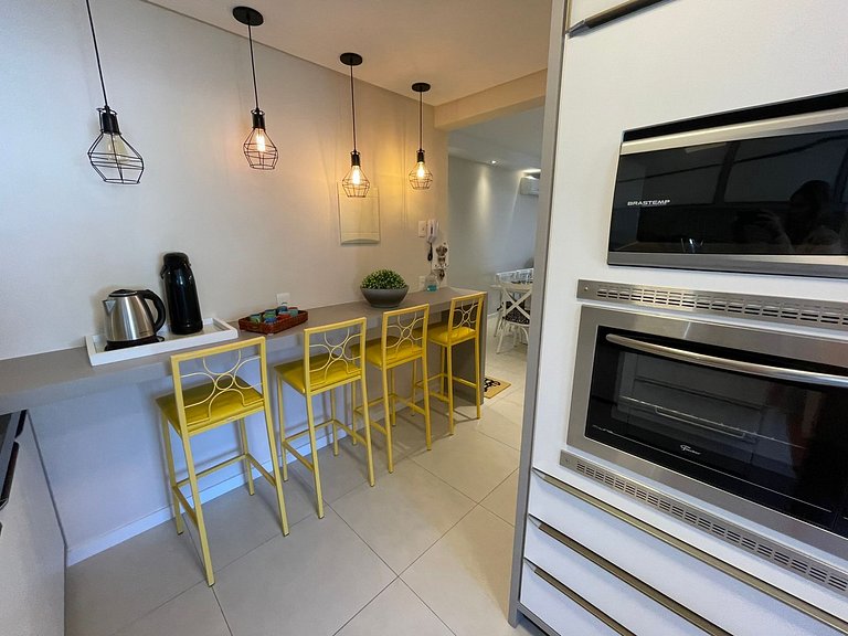 cód 56 - Apartamento á 300M do mar