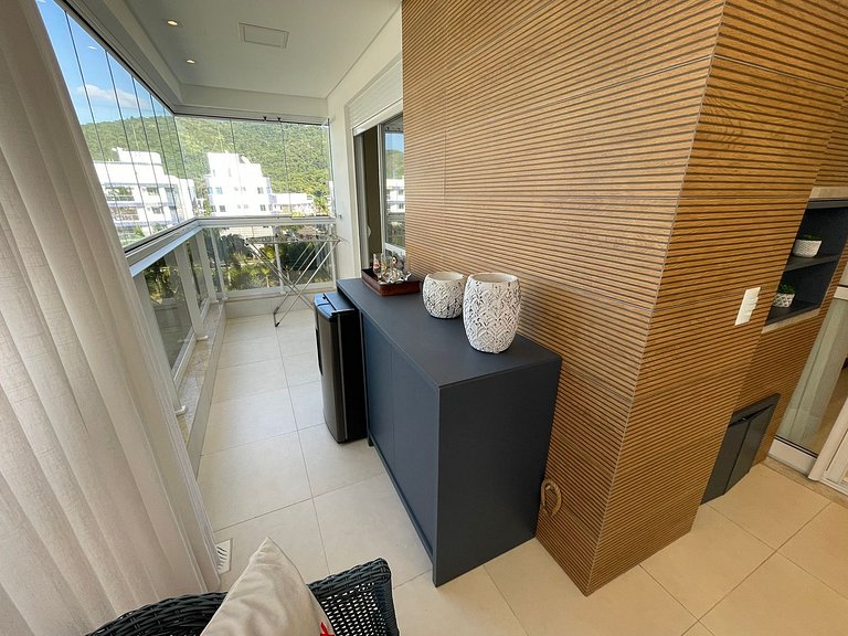 cód 56 - Apartamento á 300M do mar