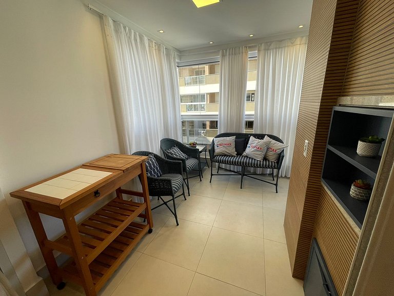 cód 56 - Apartamento á 300M do mar