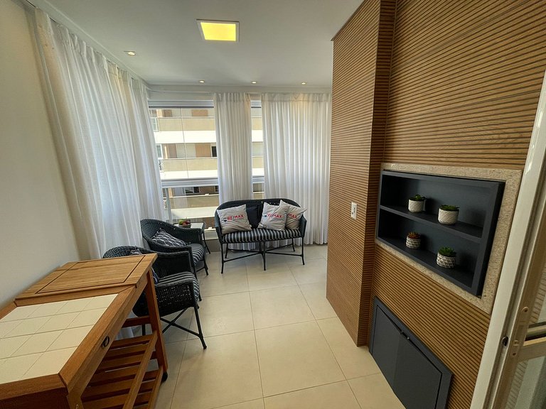cód 56 - Apartamento á 300M do mar