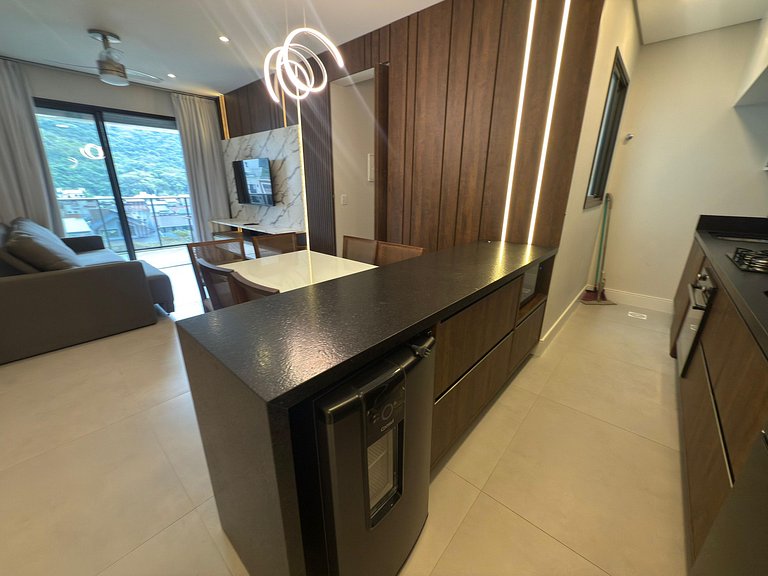 Cód 57 - Apto com 3 dormitórios a 150m do mar