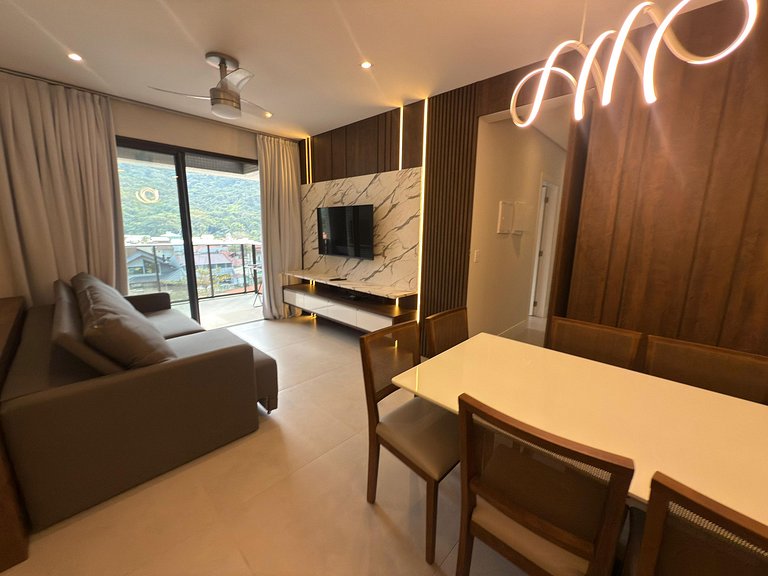 Cód 57 - Apto com 3 dormitórios a 150m do mar