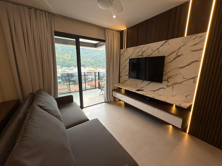 Cód 57 - Apto com 3 dormitórios a 150m do mar