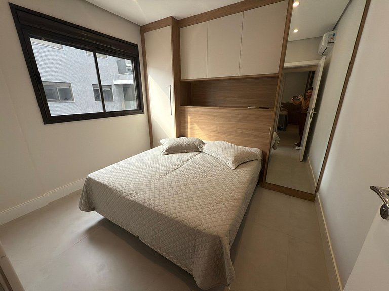 Cód 57 - Apto com 3 dormitórios a 150m do mar