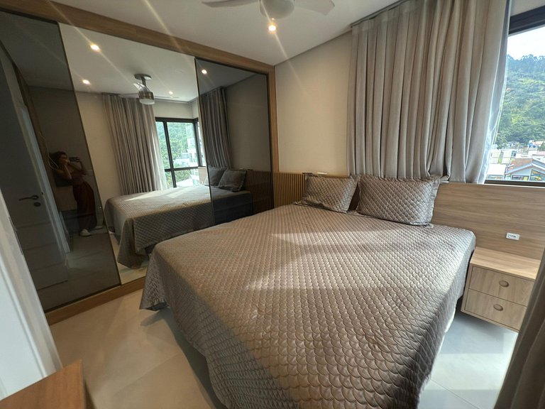 Cód 57 - Apto com 3 dormitórios a 150m do mar