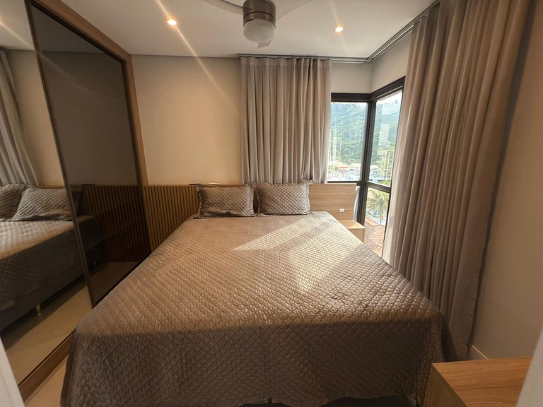 Cód 57 - Apto com 3 dormitórios a 150m do mar