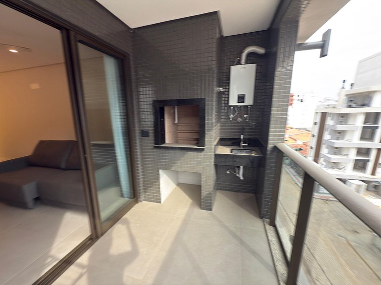 Cód 57 - Apto com 3 dormitórios a 150m do mar