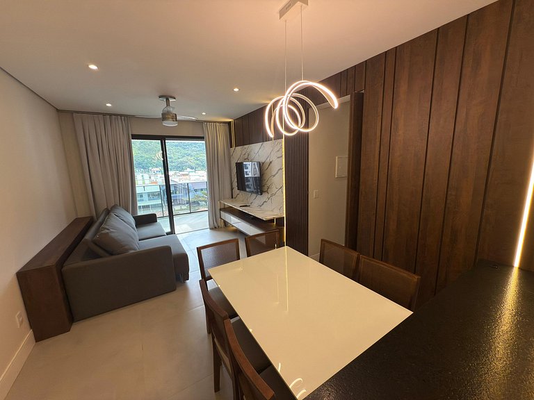 Cód 57 - Apto com 3 dormitórios a 150m do mar