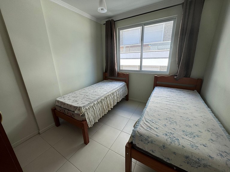 Cód 60 - Apartamento á 350 m do mar