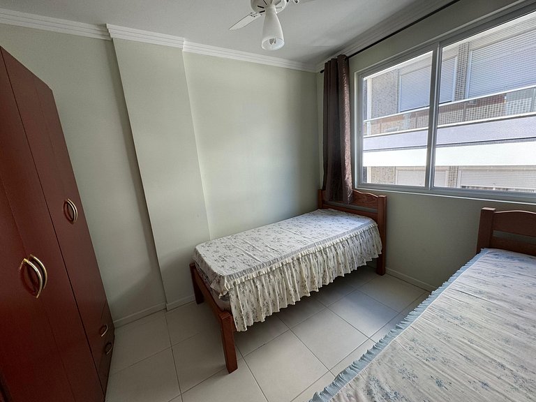 Cód 60 - Apartamento á 350 m do mar