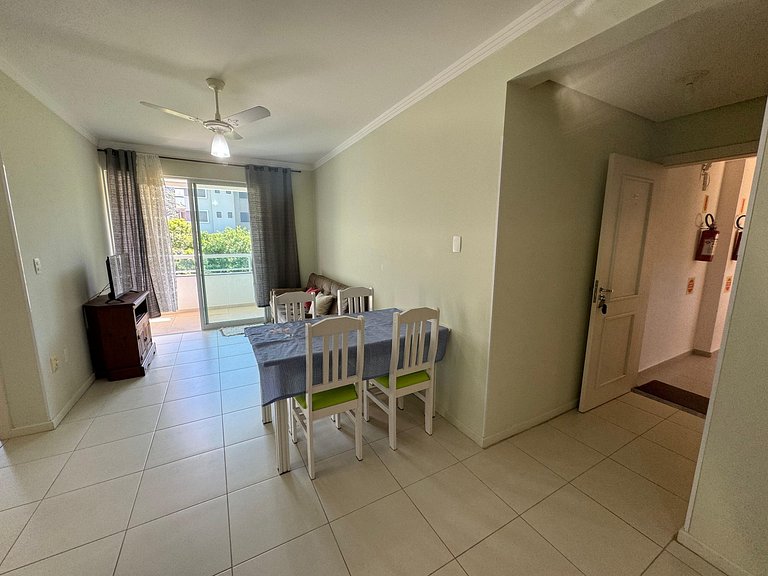 Cód 60 - Apartamento á 350 m do mar