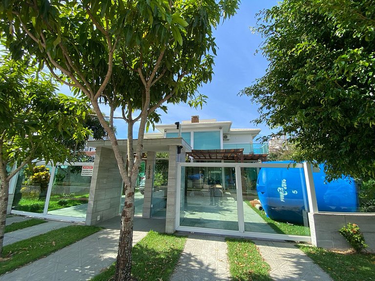 Cód 64 - Casa Espetacular á 250m do Mar