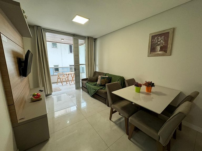 Cód 65 - Apto com 2 dormitórios no Arpoador