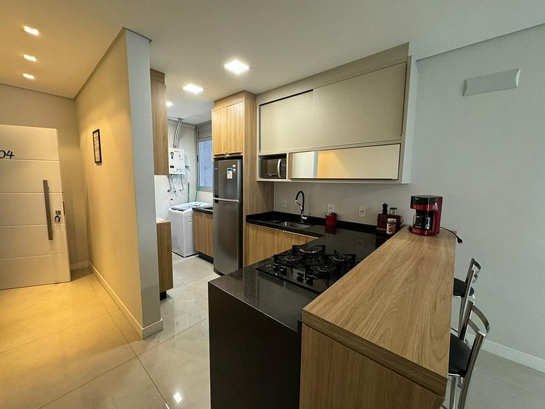 Cód 65 - Apto com 2 dormitórios no Arpoador