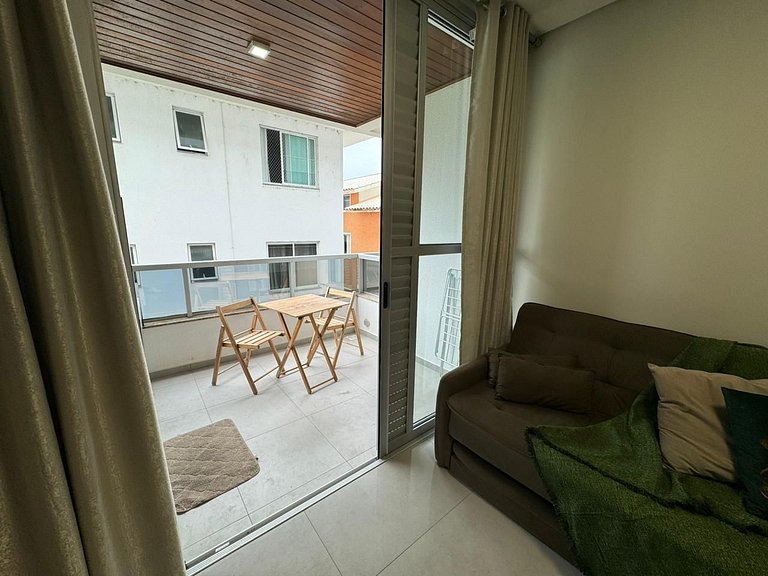 Cód 65 - Apto com 2 dormitórios no Arpoador