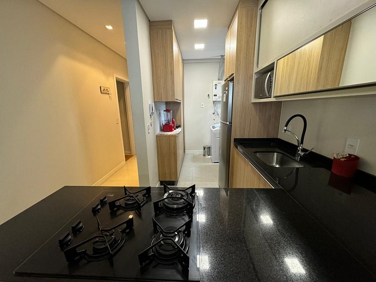 Cód 65 - Apto com 2 dormitórios no Arpoador