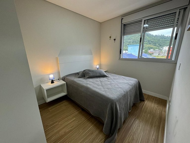 Cód 65 - Apto com 2 dormitórios no Arpoador