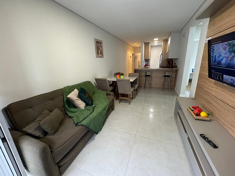 Cód 65 - Apto com 2 dormitórios no Arpoador