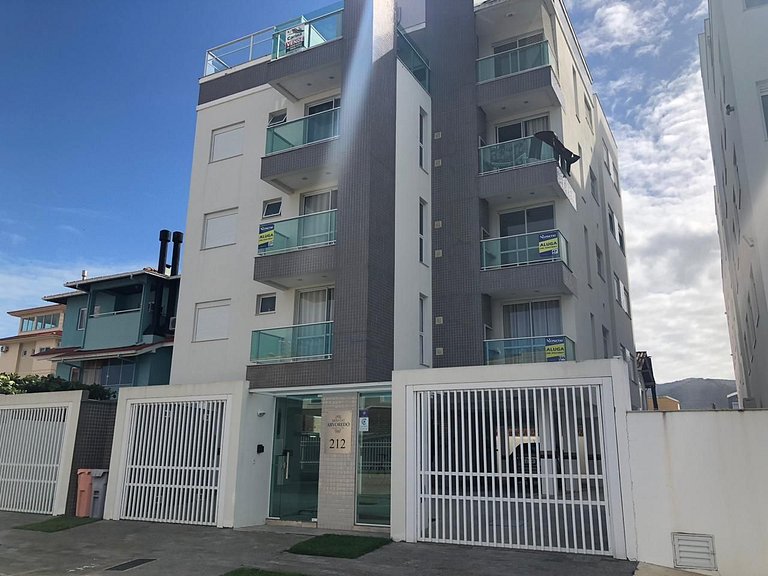 Cód 74 - Apartamento á 80m do mar