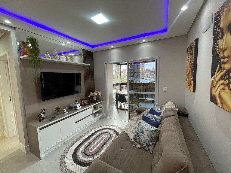 Cód 76 - Apartamento especular á 180 m do mar