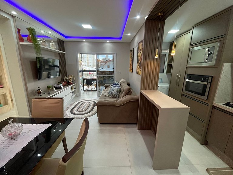 Cód 76 - Apartamento especular á 250 m do mar