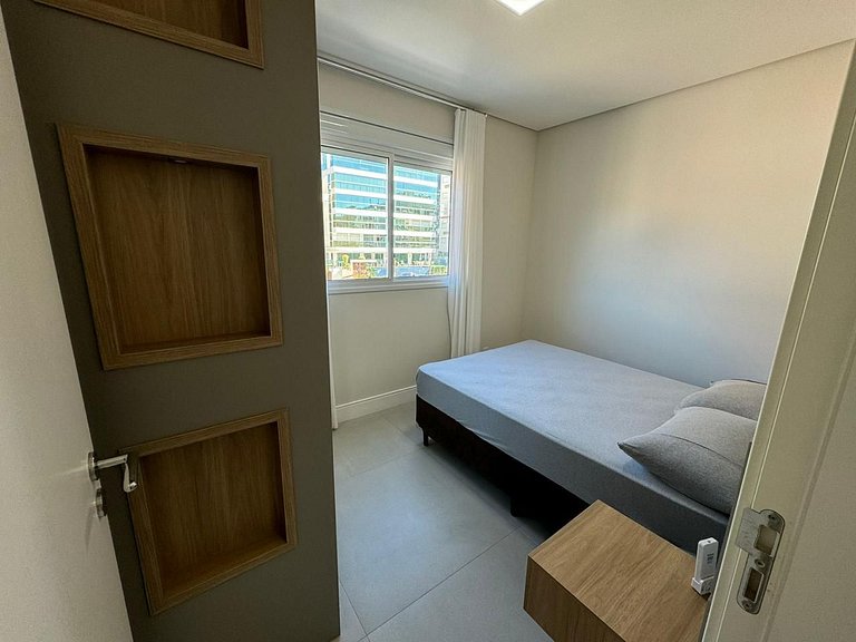 Cód 75 - Apto com 3 dormitórios no Millenium